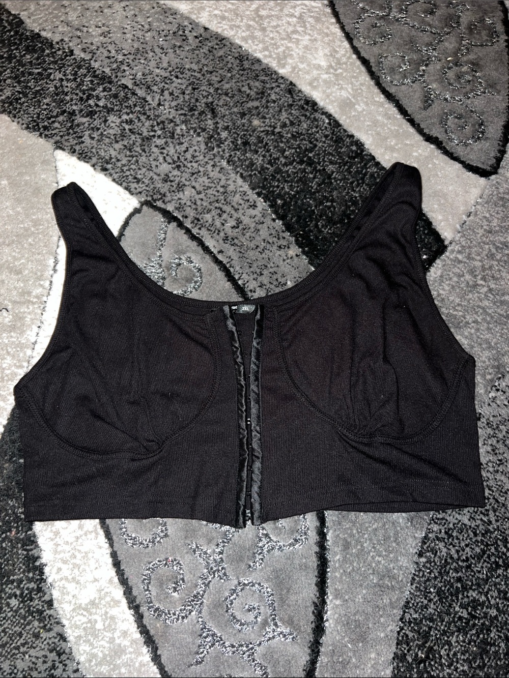 SHEIN Black Front-Zip Crop Bra Top